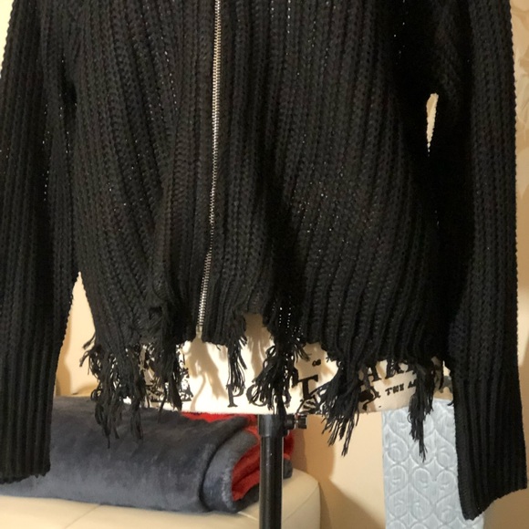 (Large Left) Knit Fringed hoodie - Picture 2 of 5